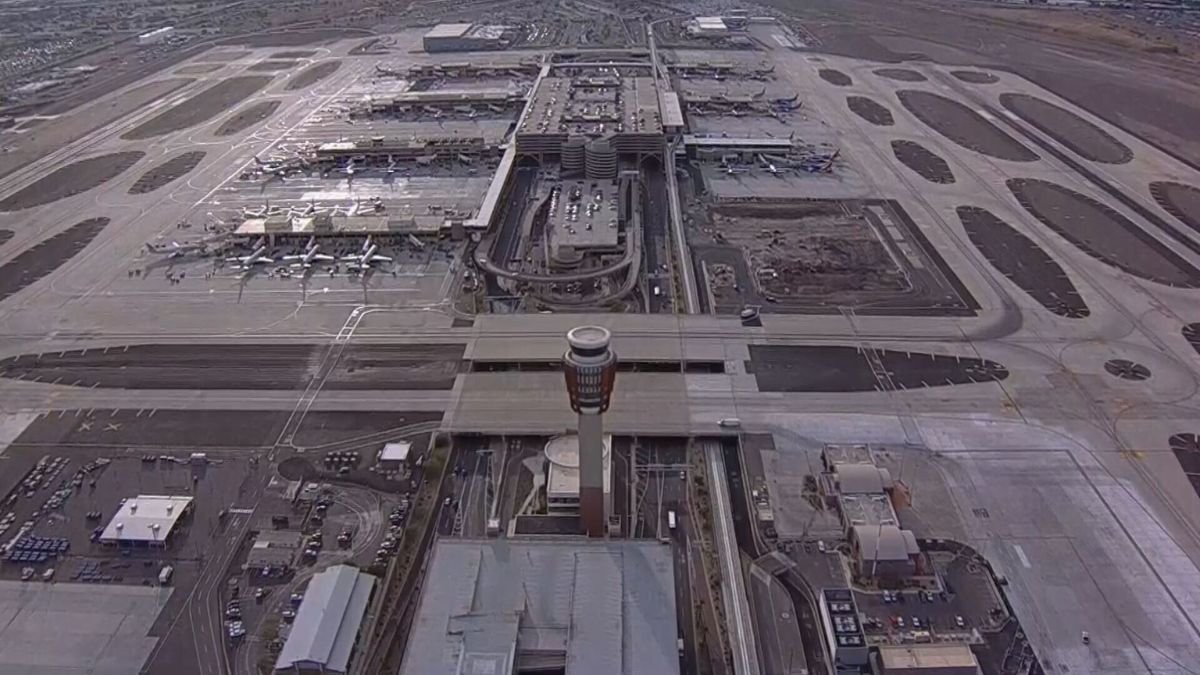 200+ Phoenix Sky Harbor Flights Delayed: What Travelers Should Know